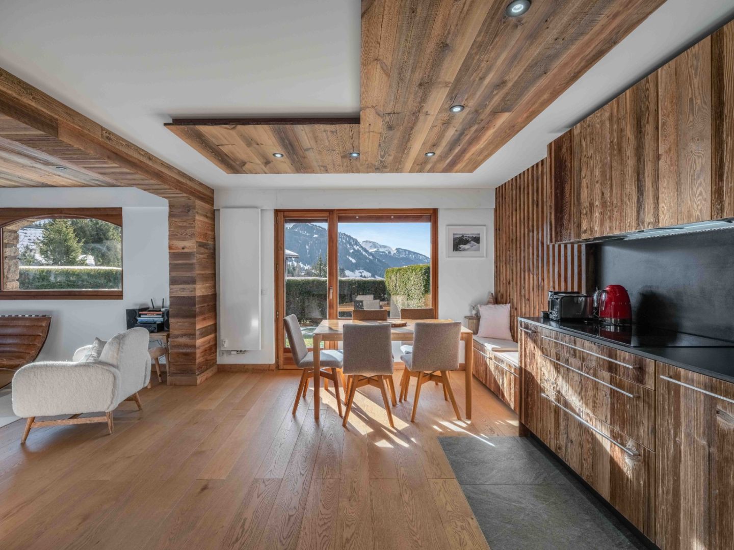 Megève, Evasion Mont-Blanc apartment for sale - Megève | Renovated 3-Bedroom Apartment with Panoramic Mountain Views - gallery image 2