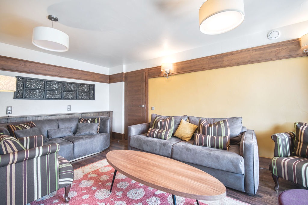 Val Thorens, Les 3 Vallées apartment for sale - Val Thorens | 4-Bedroom Ski-In/Ski-Out Apartment - gallery image 3