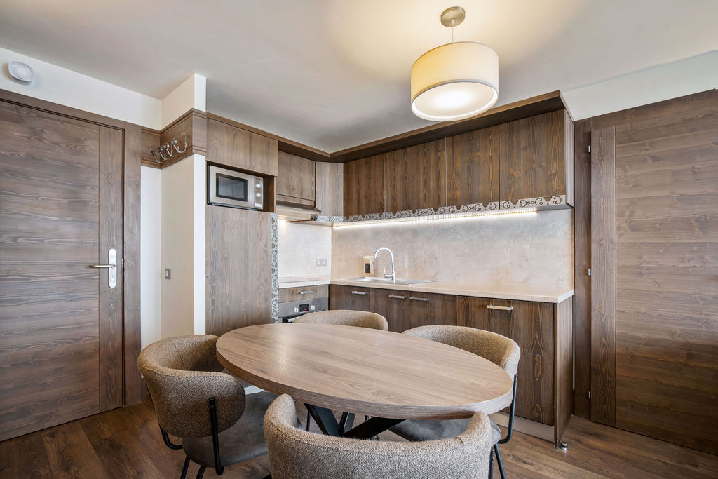 Val Thorens, Les 3 Vallées apartment for sale - Val Thorens | Rare 2-Bedroom Ski-In/Ski-Out Apartment with Mountain Views - gallery image 2