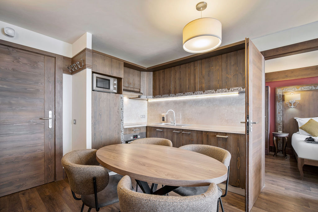 Val Thorens, Les 3 Vallées apartment for sale - Val Thorens | Rare 2-Bedroom Ski-In/Ski-Out Apartment with Mountain Views - gallery image 3