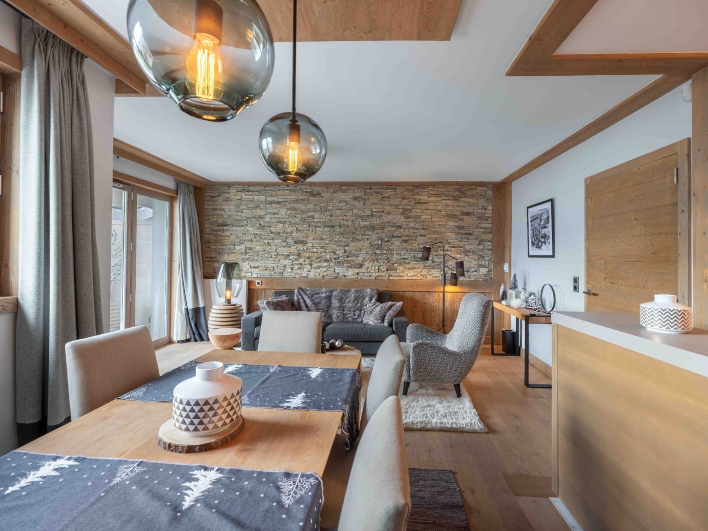 Courchevel, Les 3 Vallées apartment for sale - Courchevel | Exceptional 2-Bedroom Apartment with North-east-facing Balcony - gallery image 2