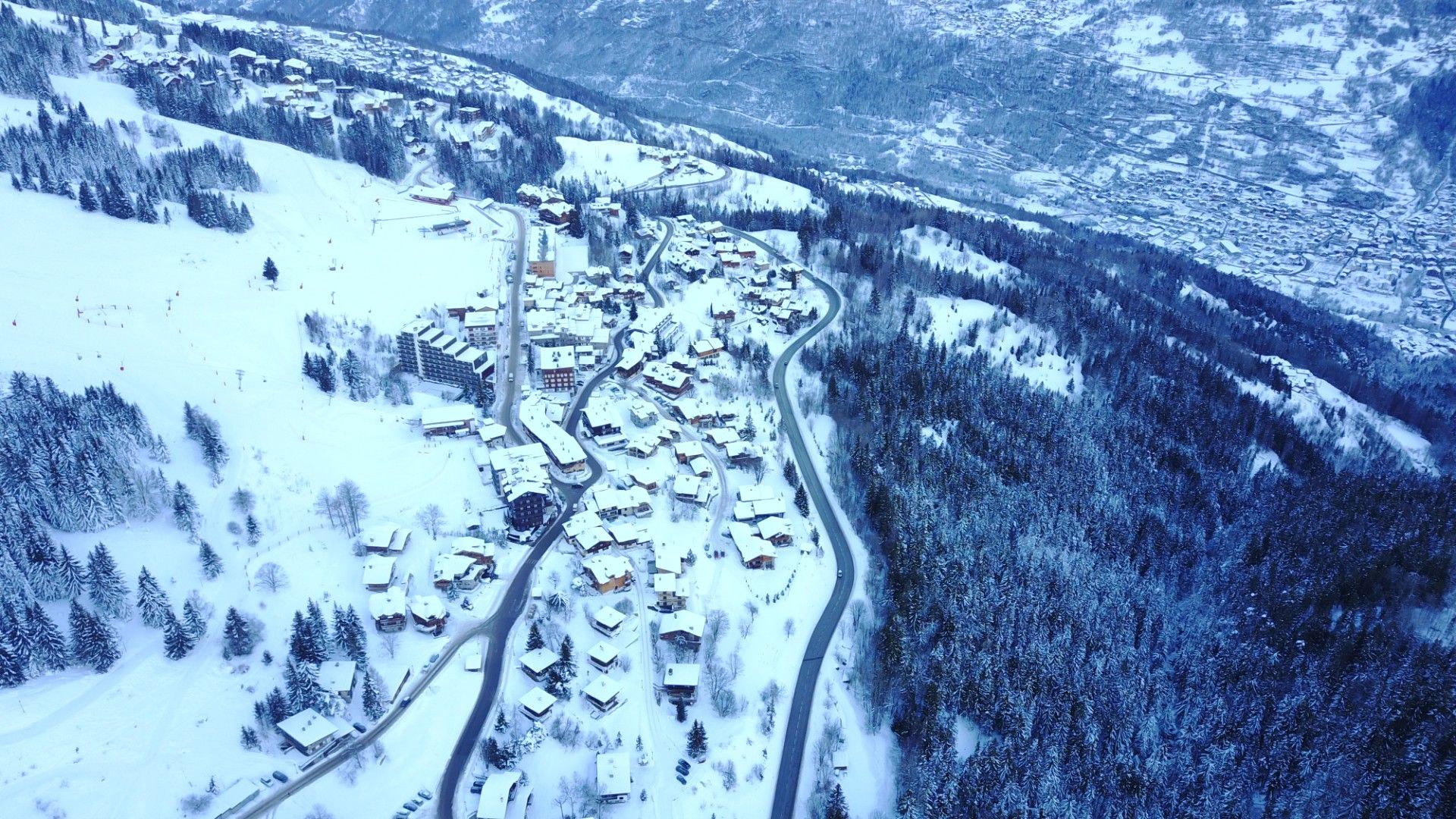 Courchevel, Les 3 Vallées apartment for sale - Courchevel | Exceptional 2-Bedroom Apartment with North-east-facing Balcony - gallery image 3