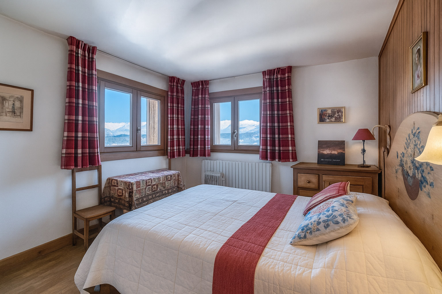 Courchevel, Les 3 Vallées apartment for sale - Courchevel | Exceptional 2-Bedroom Ski-In/Ski-Out Apartment with Garage - gallery image 3