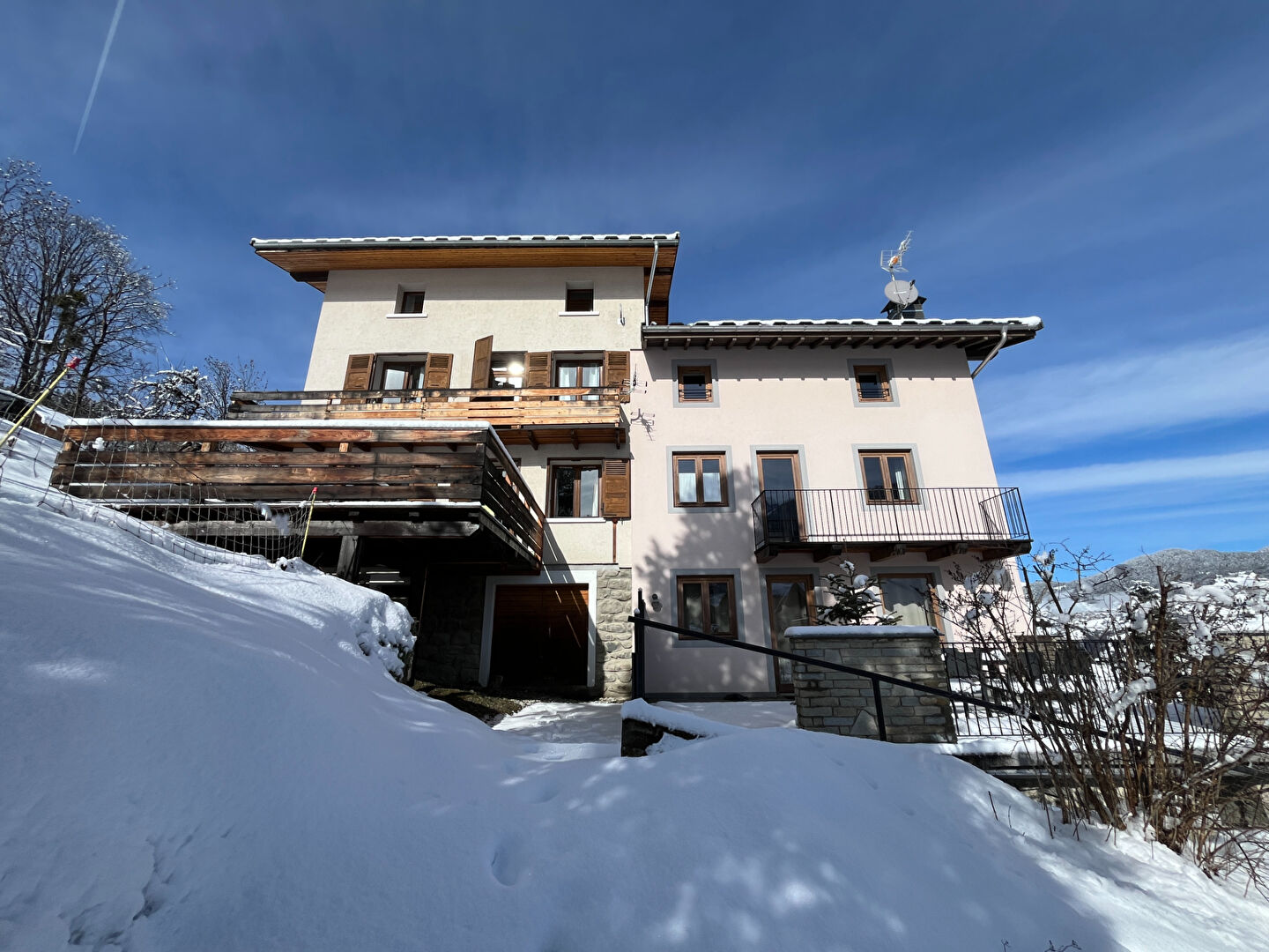 Méribel, Les 3 Vallées chalet for sale - Méribel | 9-Bedroom Chalet - gallery image 3