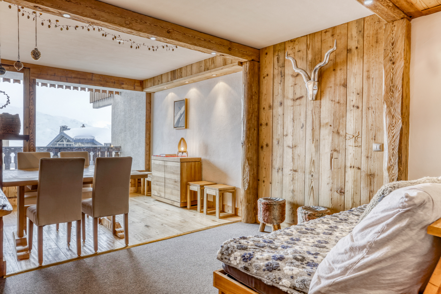 Val Thorens, Les 3 Vallées apartment for sale - Val Thorens | Exceptional 2-Bedroom Apartment with South-facing Balcony - gallery image 2