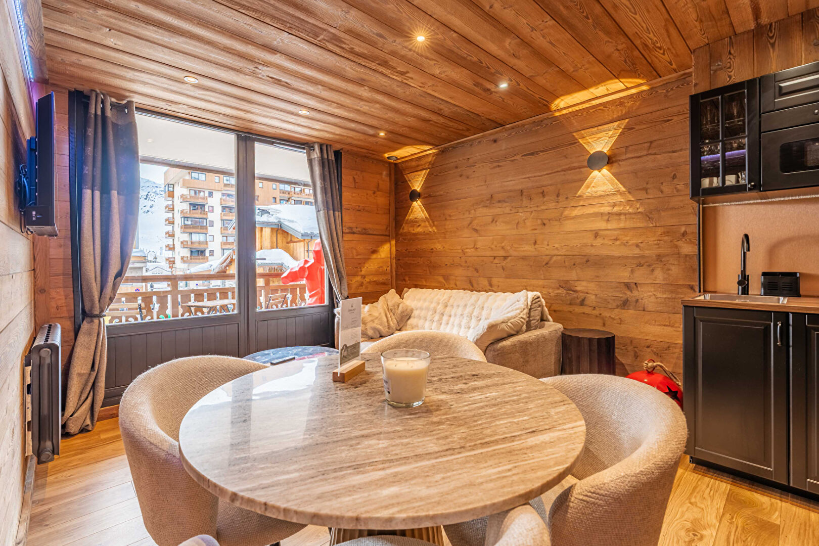 Val Thorens, Les 3 Vallées apartment for sale - Val Thorens | Exceptional 2-Bedroom Apartment - gallery image 3