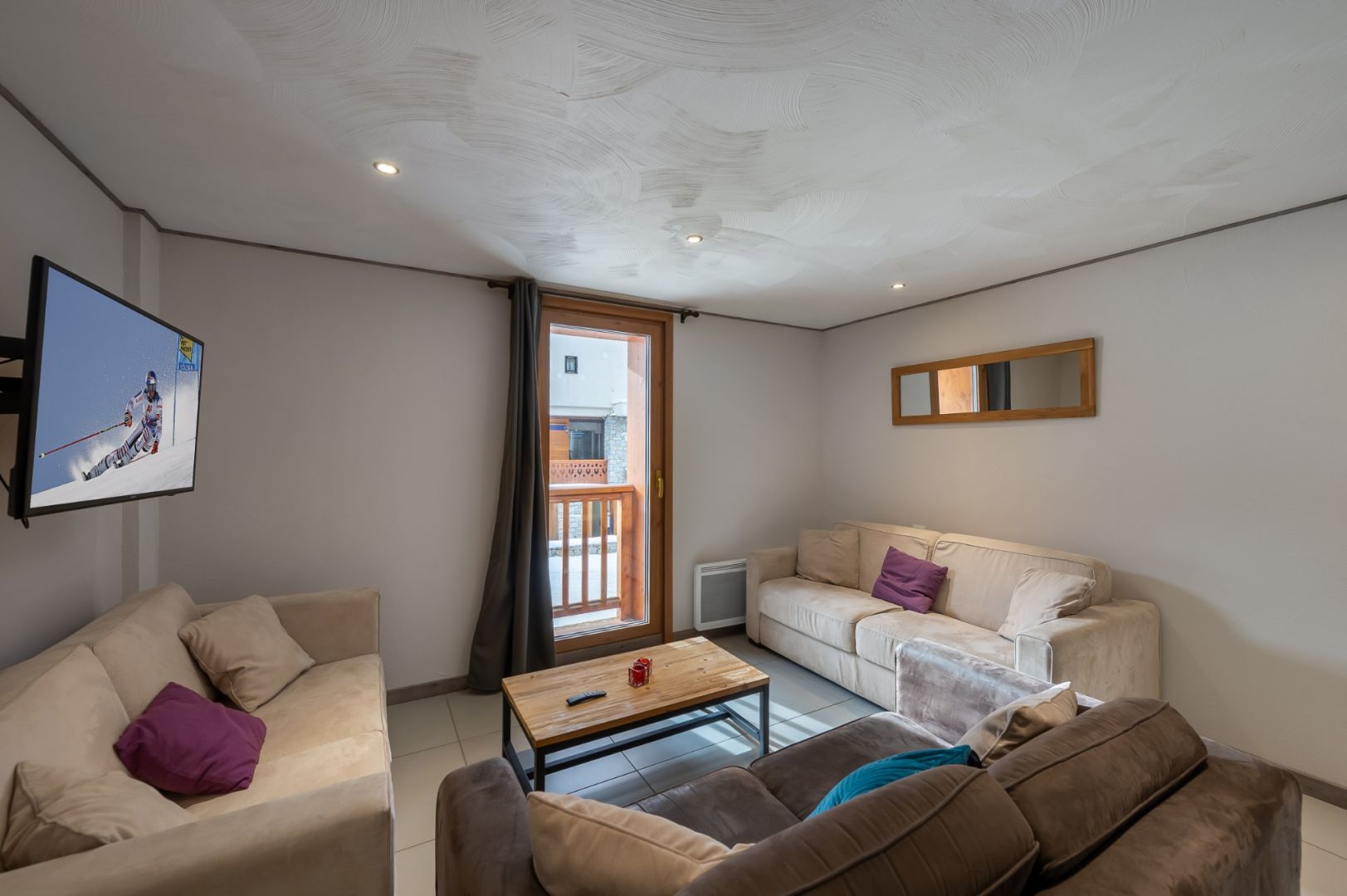 Val Thorens, Les 3 Vallées apartment for sale - Val Thorens | Premium 1-Bedroom Ski-In/Ski-Out Apartment in Resort Centre - gallery image 2