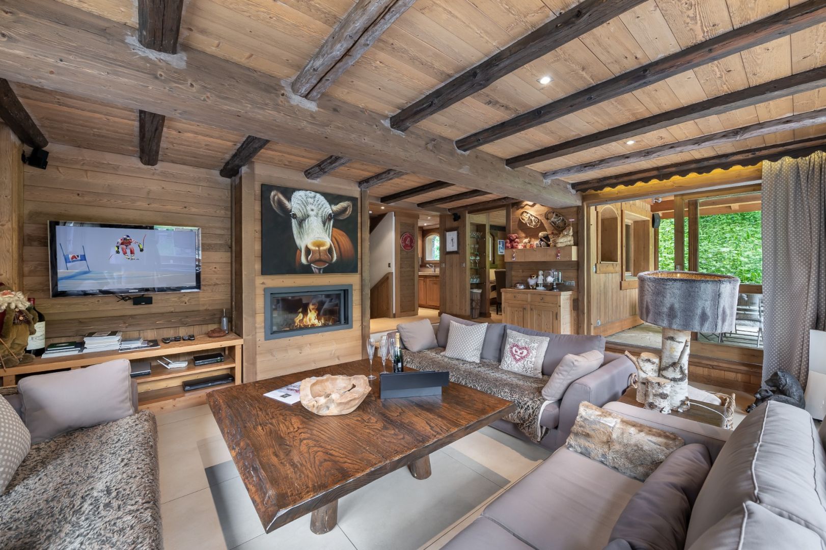 Meribel les Allues, Les 3 Vallées chalet for sale - Meribel les Allues | 8-Bedroom Chalet with South-facing Balcony