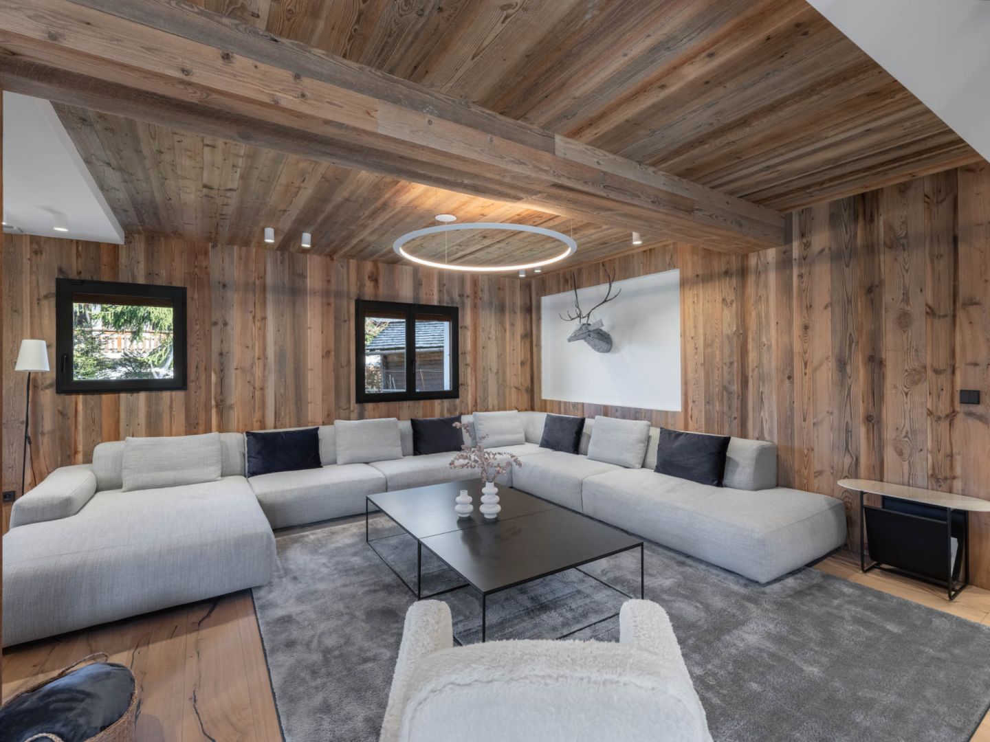 Megeve, Evasion Mont-Blanc chalet for sale - Megeve | Renovated 6-Bedroom Chalet with South-west-facing Balcony - gallery image 3