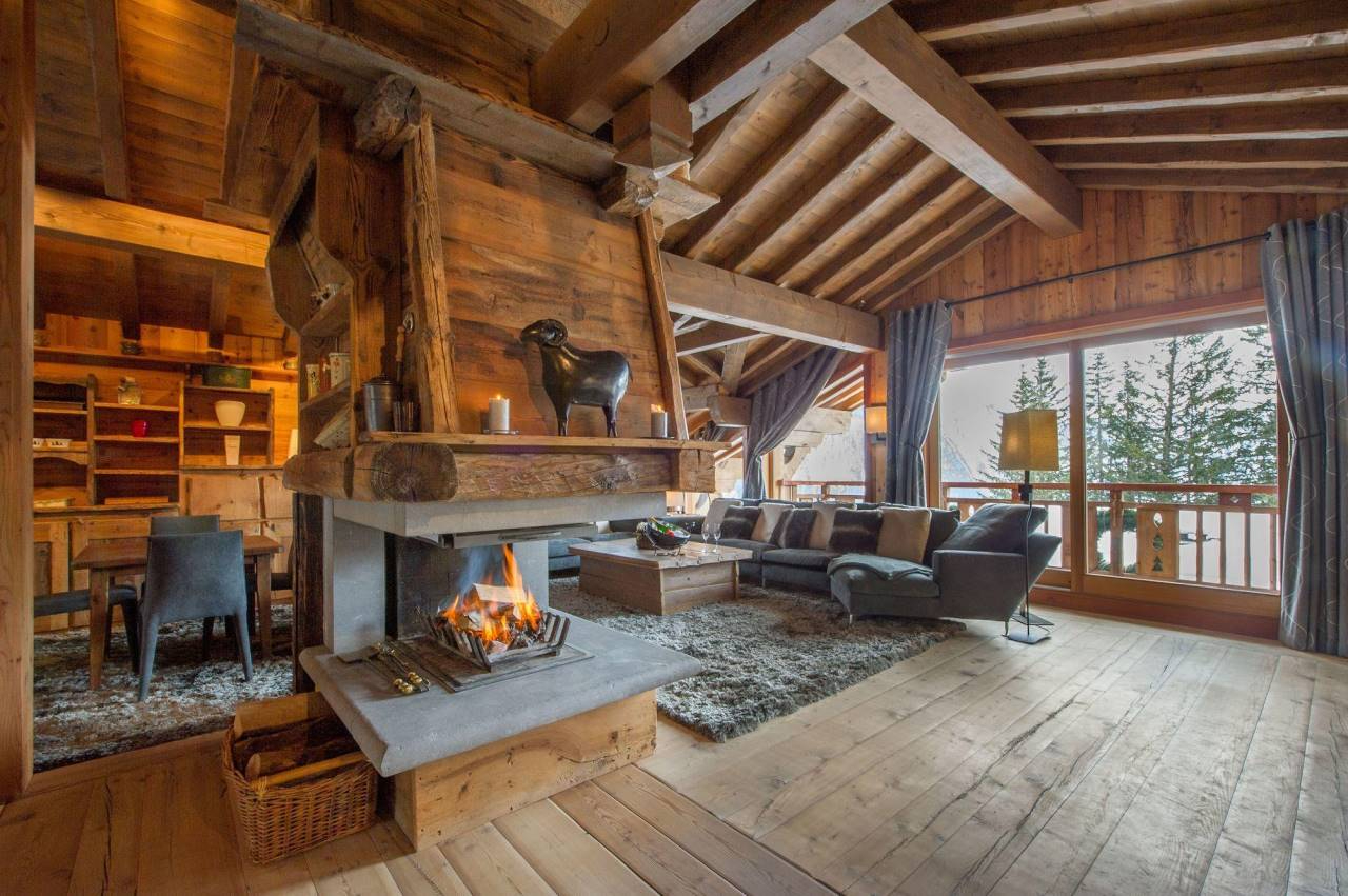 Courchevel, Les 3 Vallées chalet for sale - Courchevel | Exceptional 6-Bedroom Chalet with West-facing Balcony - gallery image 2