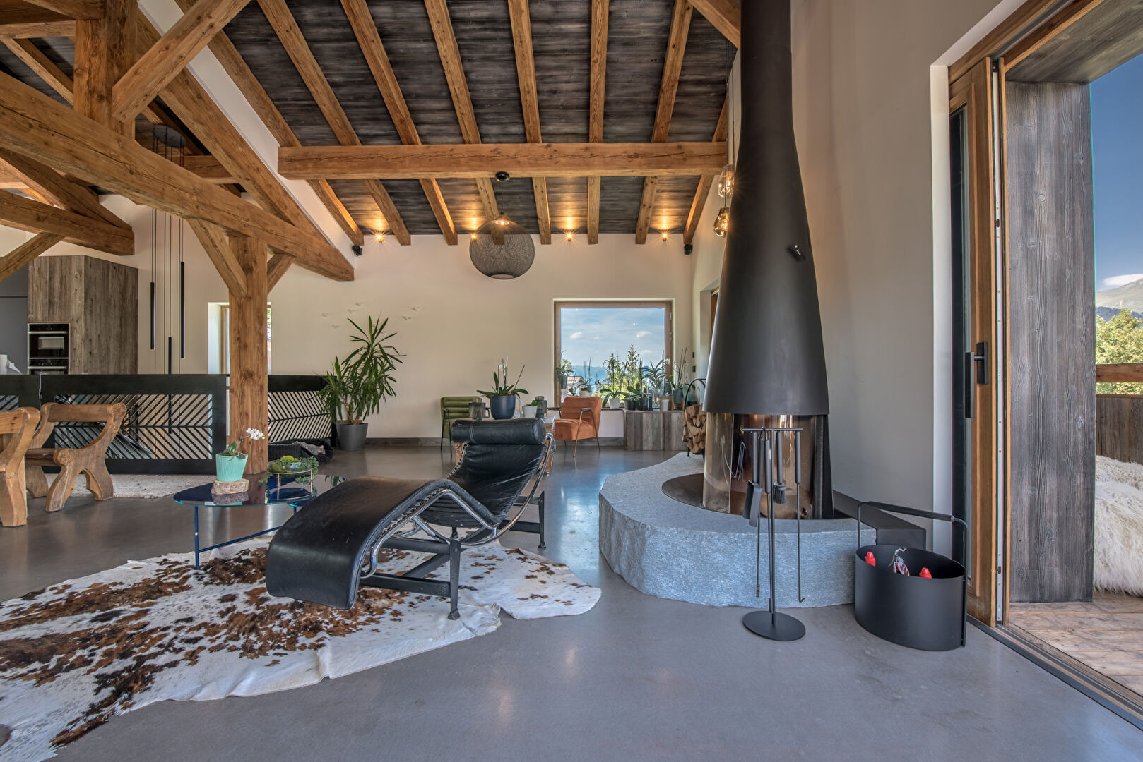 Courchevel, Les 3 Vallées chalet for sale - Courchevel | 7-Bedroom Chalet - gallery image 2