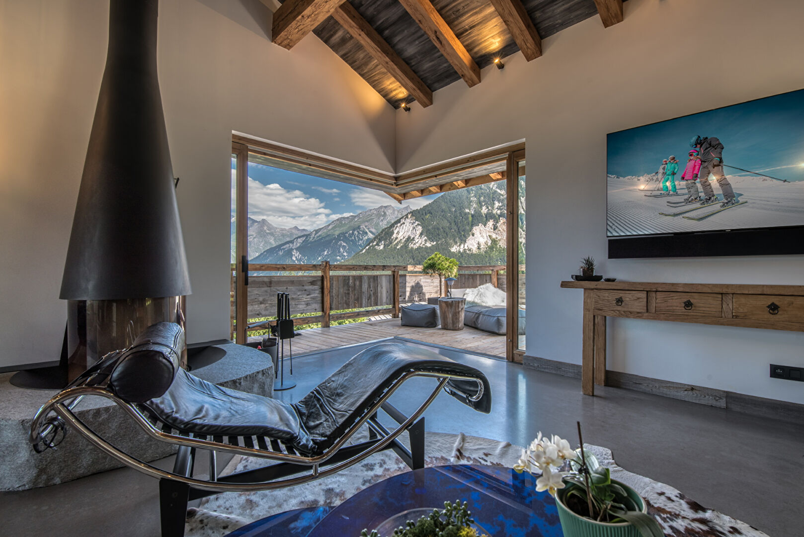 Courchevel, Les 3 Vallées chalet for sale - Courchevel | 7-Bedroom Chalet - gallery image 3