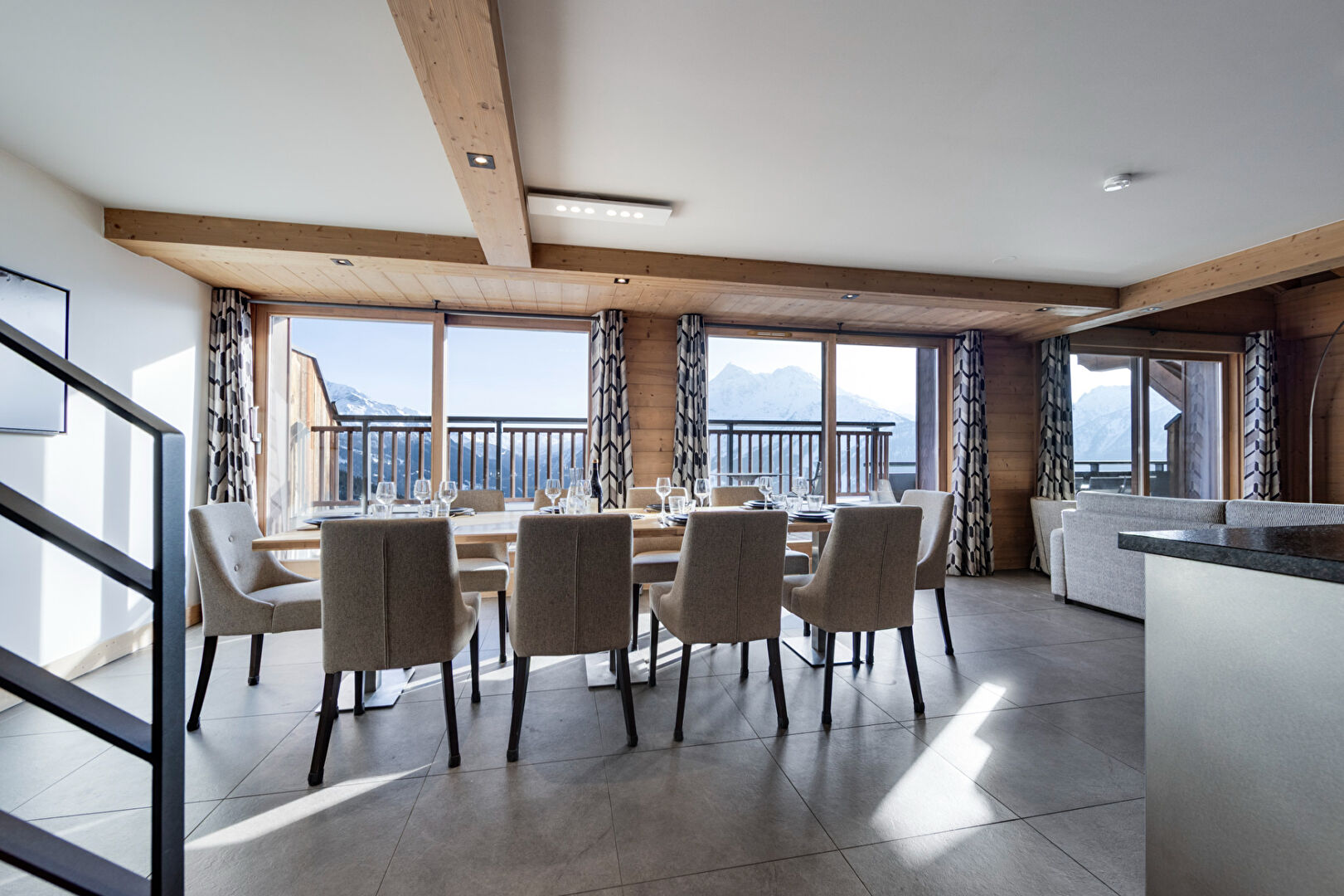 Montvalezan, Espace San Bernardo apartment for sale - Montvalezan | Rare 5-Bedroom Duplex with Panoramic Mountain Views - gallery image 2